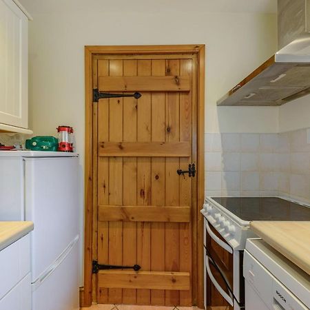 Wren Cottage Rudyard ภายนอก รูปภาพ