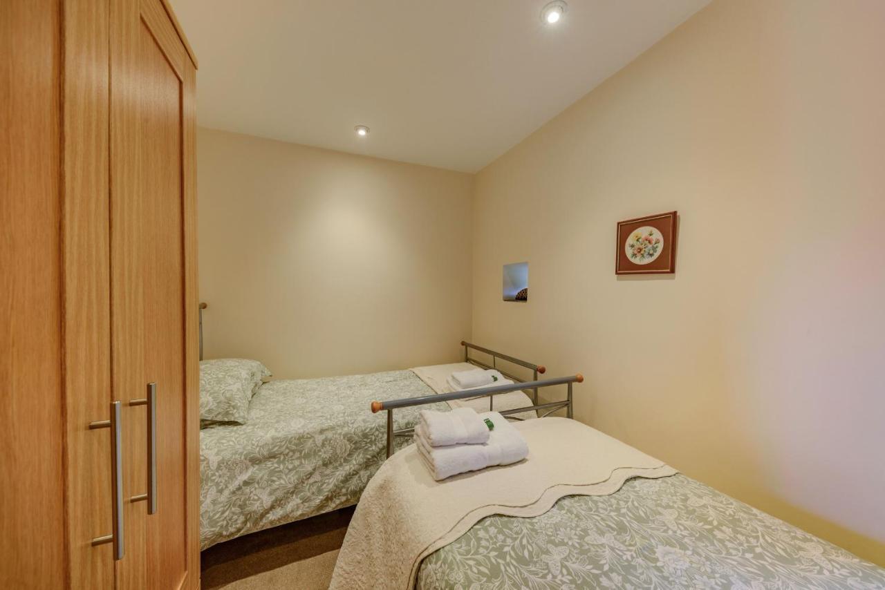 Wren Cottage Rudyard ภายนอก รูปภาพ